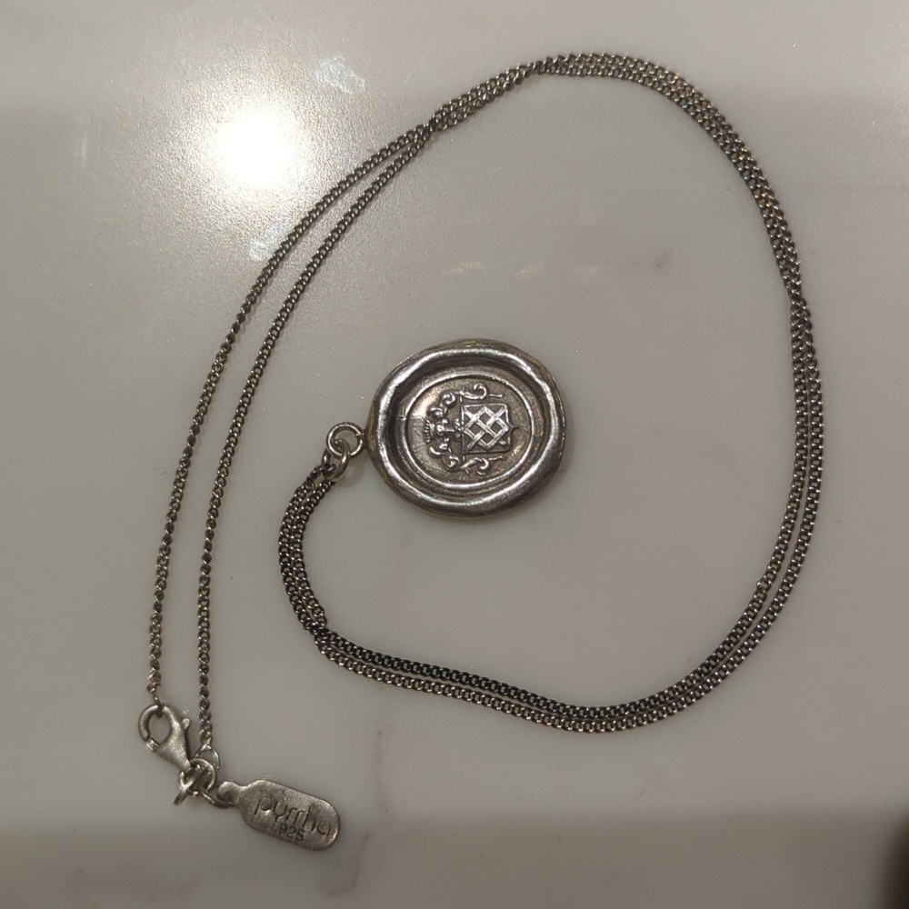 Pyrrha "Inseparable" talisman and "fine curb" chain